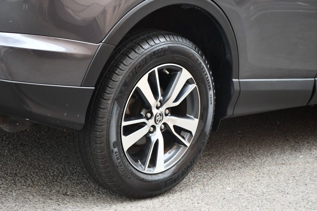 Used 2018 Toyota RAV4 XLE w/ Plus Extra Value Package image 13