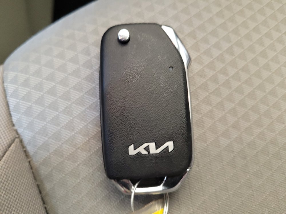 Used 2023 Kia Soul LX FWD image 32