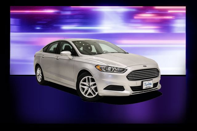 Used 2015 Ford Fusion SE image 32