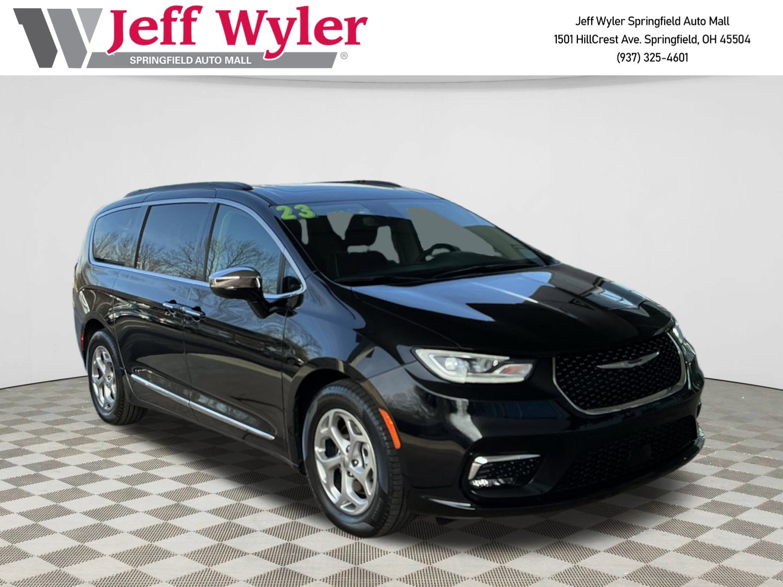 Used 2023 Chrysler Pacifica Limited