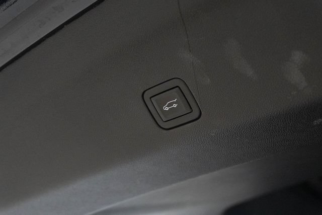 Used 2023 GMC Yukon Denali AWD/4WD image 18