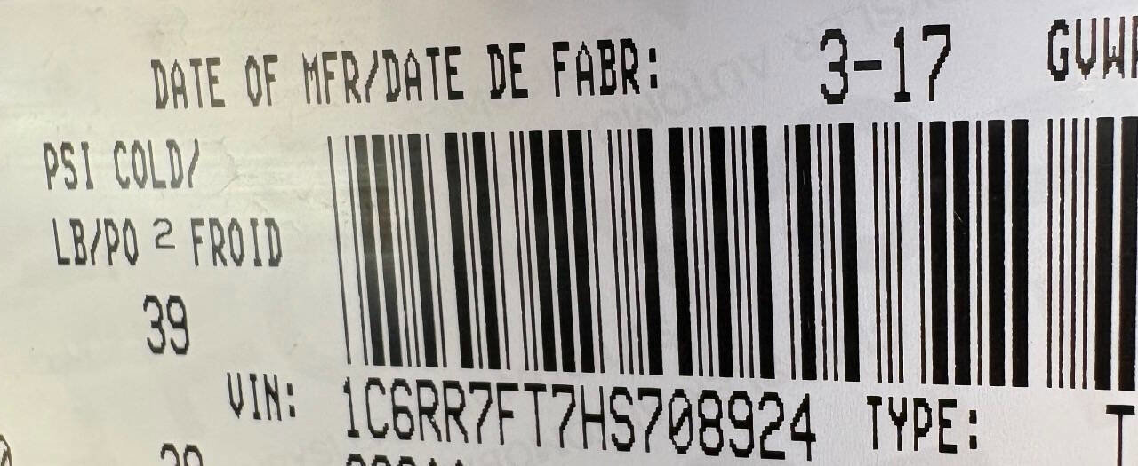 Used 2017 RAM 1500 Express image 10