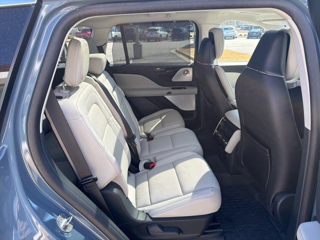 Certified 2025 Lincoln Aviator Reserve w/ Equipment Group 201A image 23