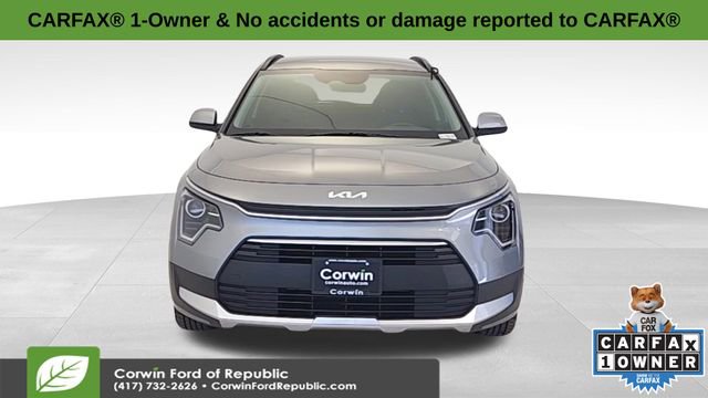 Used 2024 Kia Niro LX image 2