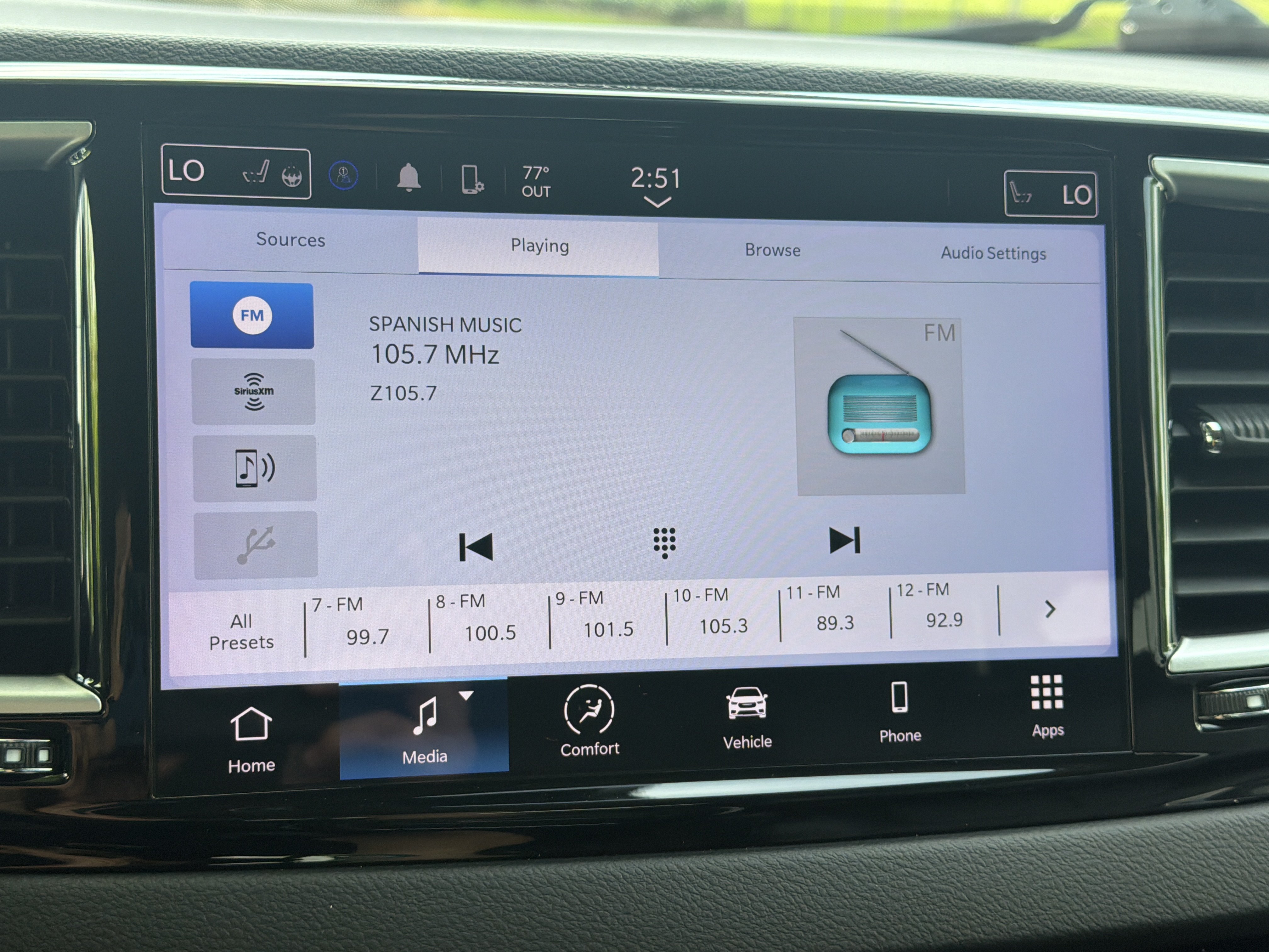 Used 2024 Chrysler Pacifica Touring-L FWD image 13