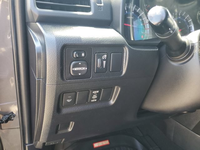 Used 2018 Toyota 4Runner TRD Off-Road AWD/4WD image 21
