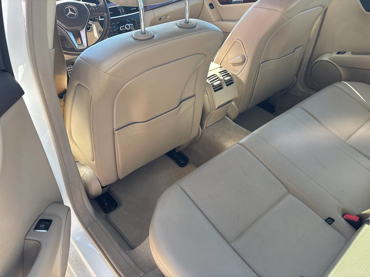 Used 2014 Mercedes-Benz C 300 4MATIC Sedan image 19