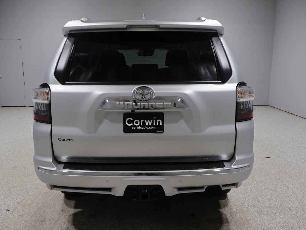 Used 2022 Toyota 4Runner Limited AWD/4WD image 3