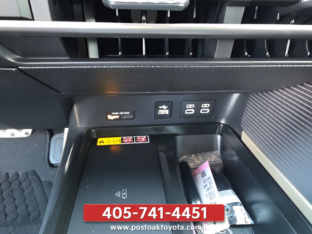 Used 2026 Toyota Camry SE w/ Multimedia Upgrade Package AWD/4WD image 18