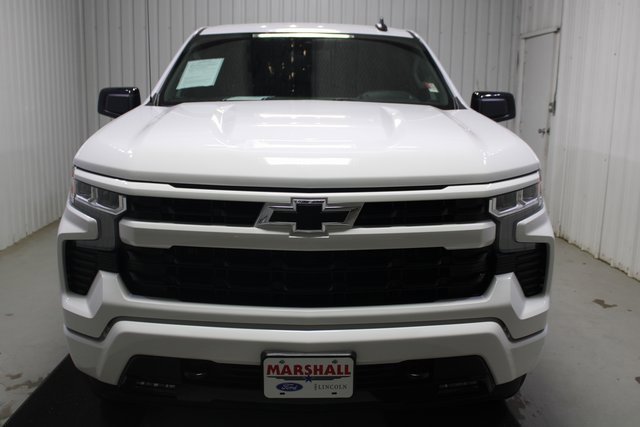 Used 2024 Chevrolet Silverado 1500 RST image 2