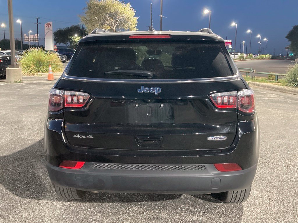 Used 2025 Jeep Compass Latitude AWD/4WD image 6