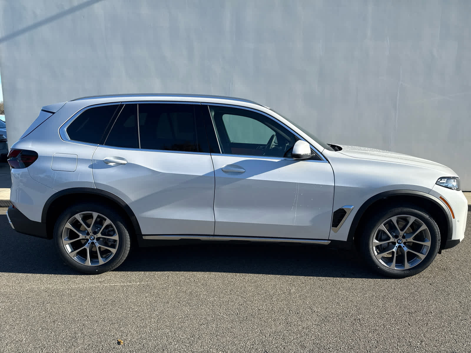 New 2026 BMW X5 xDrive40i w/ Premium Package image 5