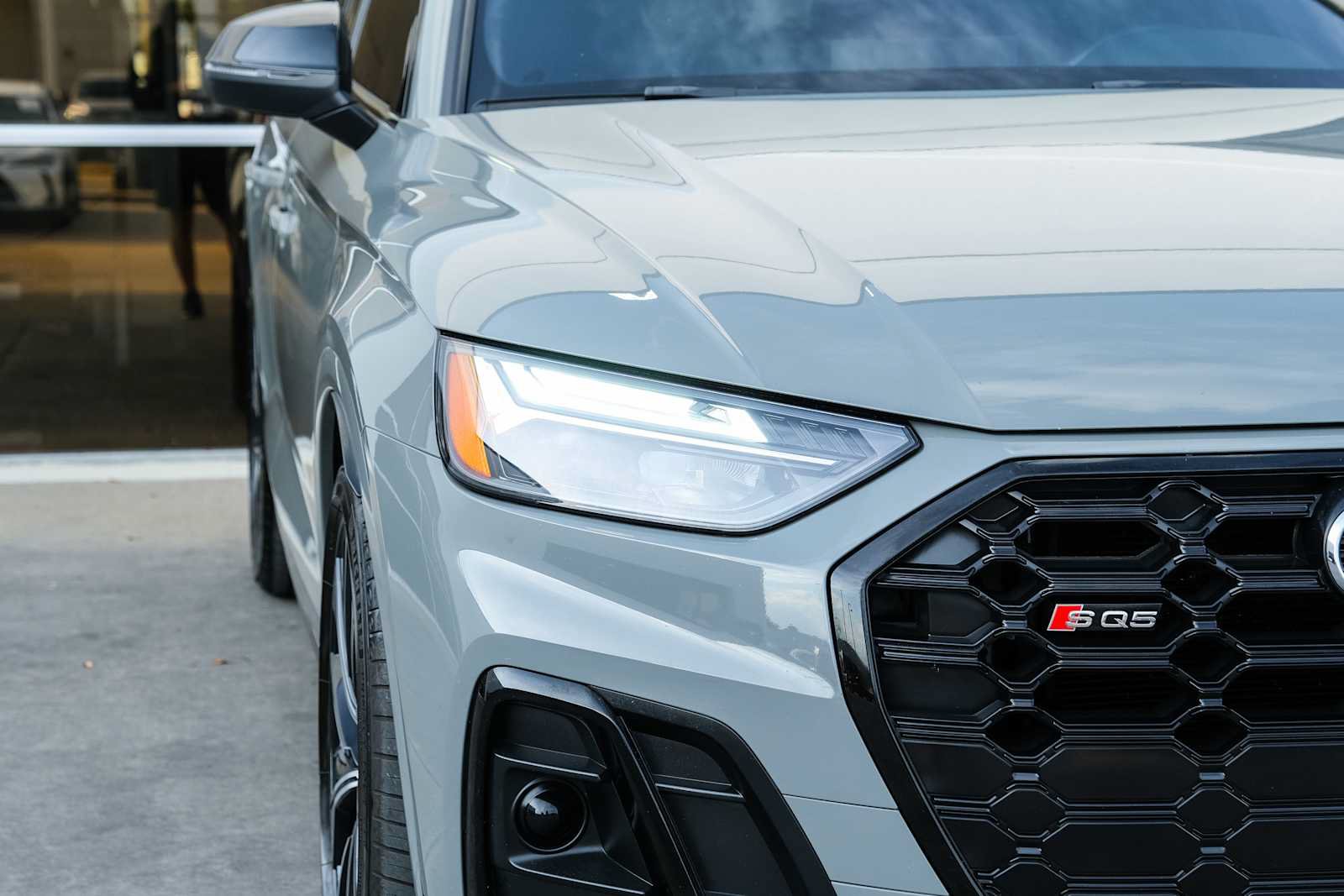 Used 2021 Audi SQ5 Premium Plus w/ Premium Plus Package AWD/4WD image 4