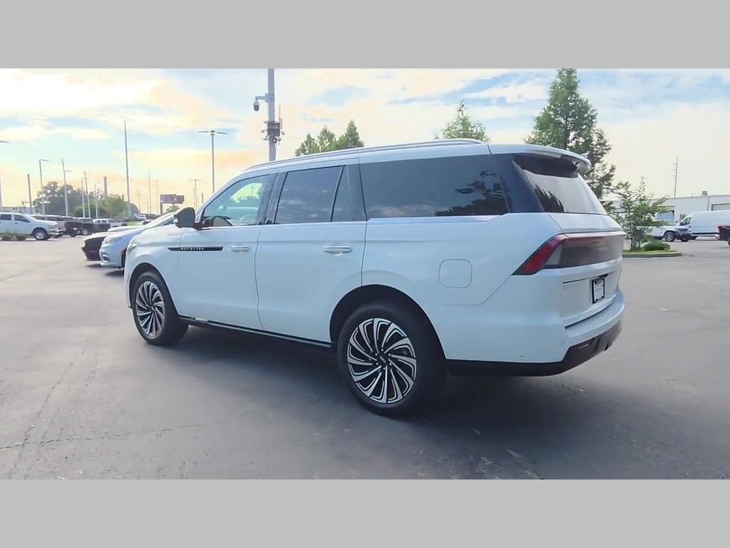 Used 2025 Lincoln Navigator Black Label AWD/4WD image 30