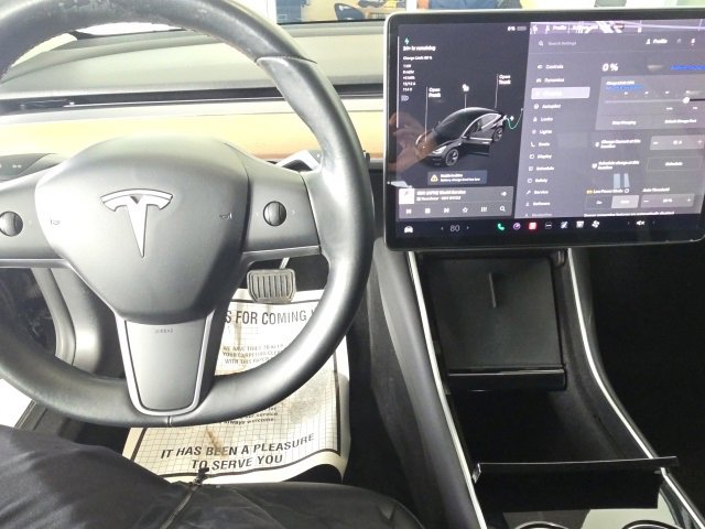 Used 2018 Tesla Model 3 Long Range image 14