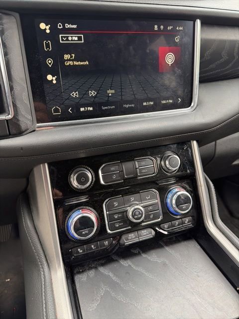 Used 2023 GMC Yukon XL Denali w/ Denali Reserve Package AWD/4WD image 15