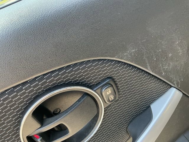 Used 2008 Pontiac Torrent 2WD image 14