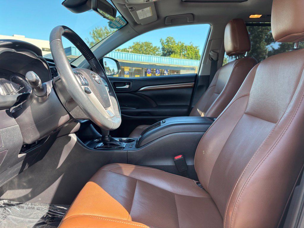 Used 2019 Toyota Highlander Limited FWD image 20