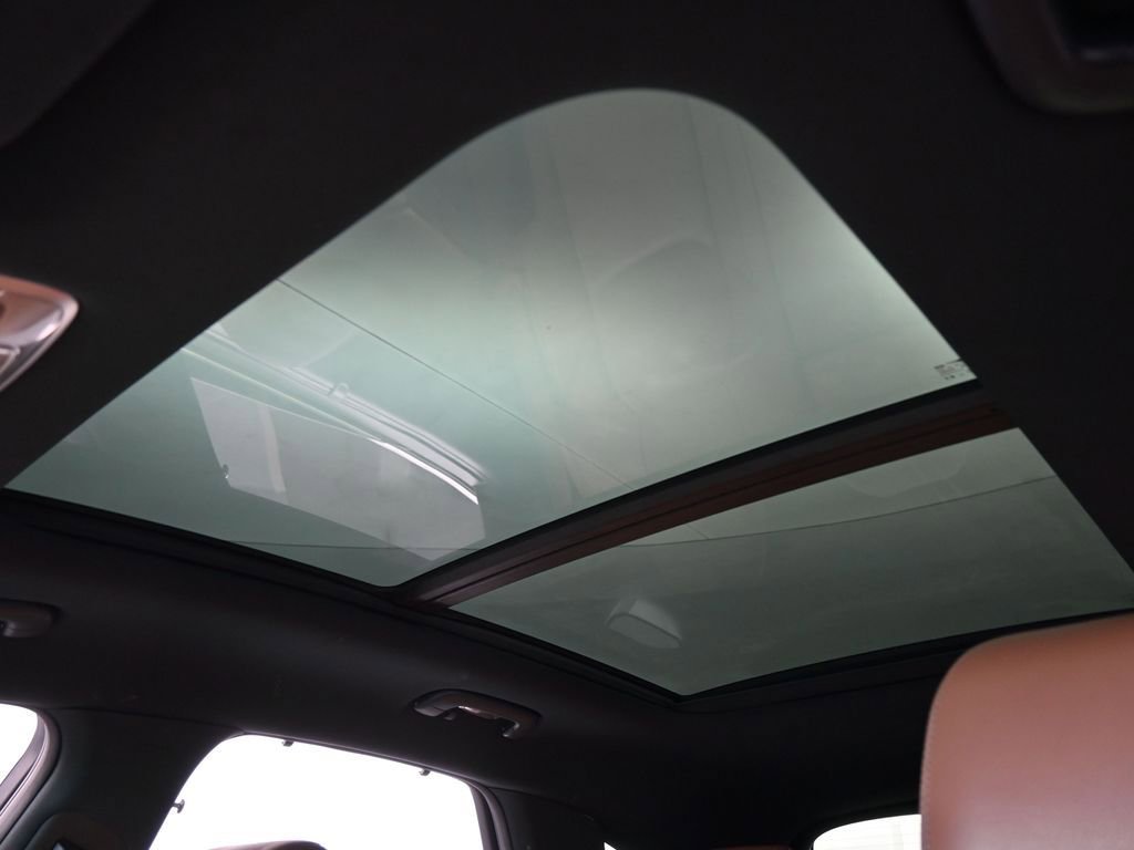 Used 2022 Genesis GV70 2.5T w/ Advanced Package image 31