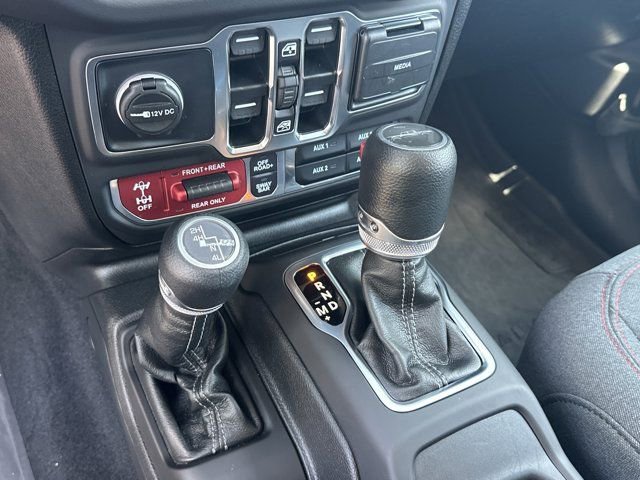 Certified 2025 Jeep Gladiator Rubicon w/ Safety Group AWD/4WD image 32