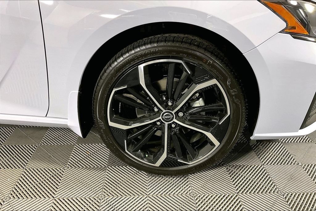 New 2026 Nissan Altima 2.5 SR AWD/4WD image 16