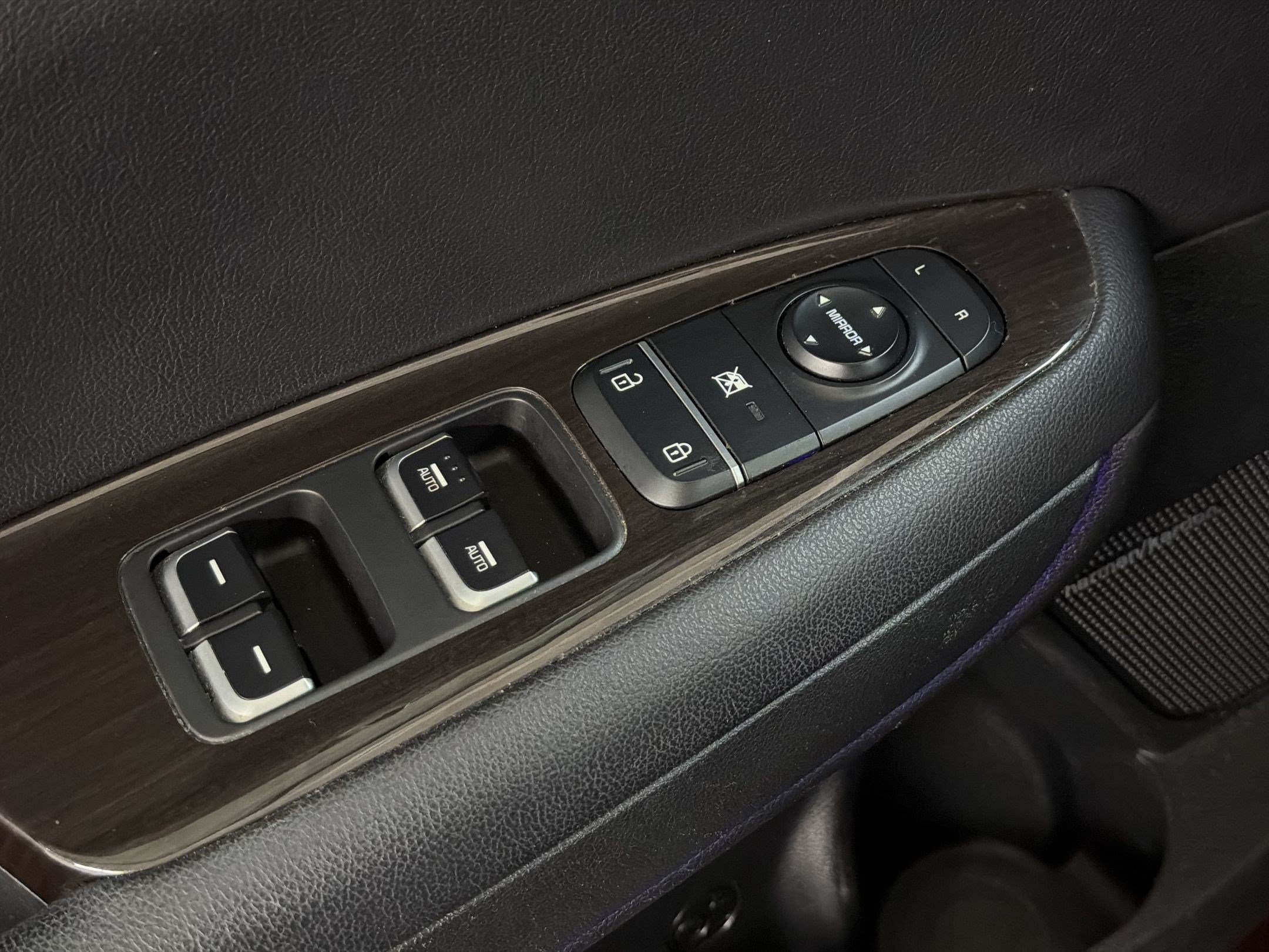 Used 2020 Kia Optima Premium FWD image 21