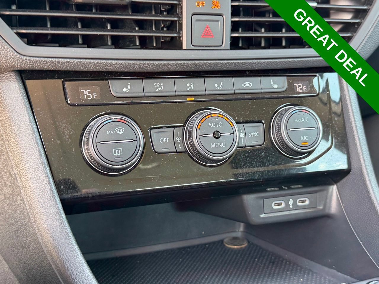 Used 2024 Volkswagen Jetta SE FWD image 23