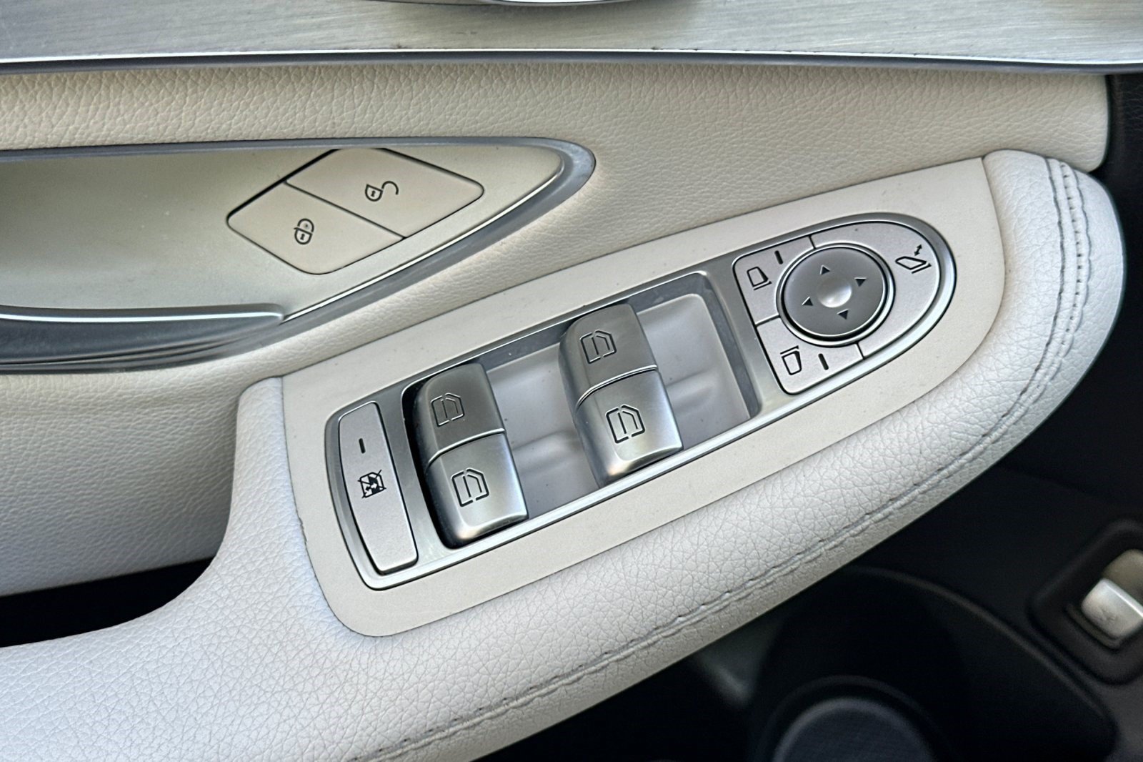 Used 2016 Mercedes-Benz C 300 Sedan image 13