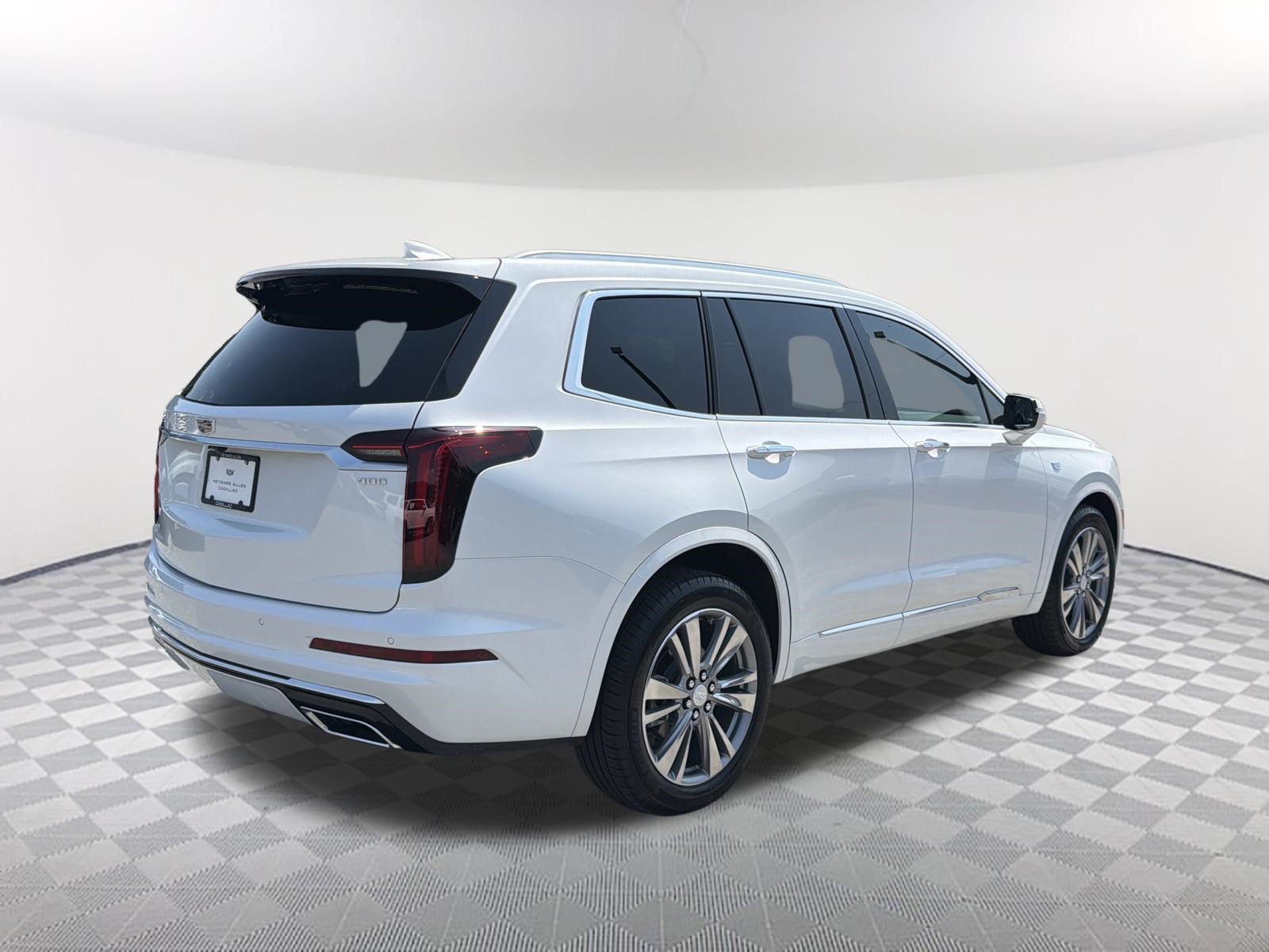 Certified 2025 Cadillac XT6 Premium Luxury FWD image 6