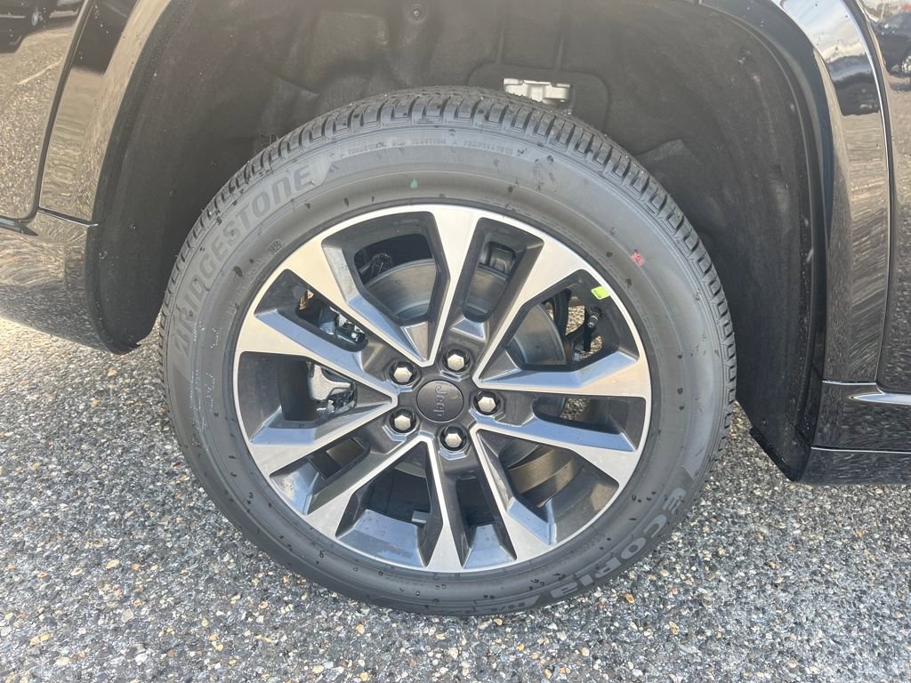 New 2025 Jeep Grand Cherokee L Overland w/ Luxury Tech Group IV image 25