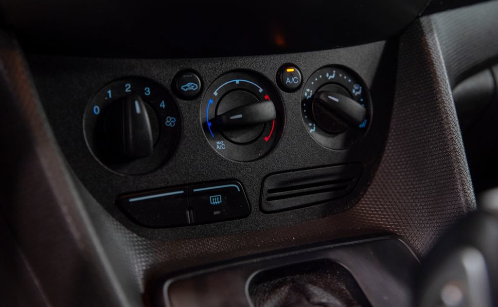 Used 2015 Ford Transit Connect XL FWD image 21