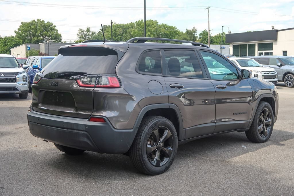Used 2021 Jeep Cherokee Latitude Plus AWD/4WD image 9