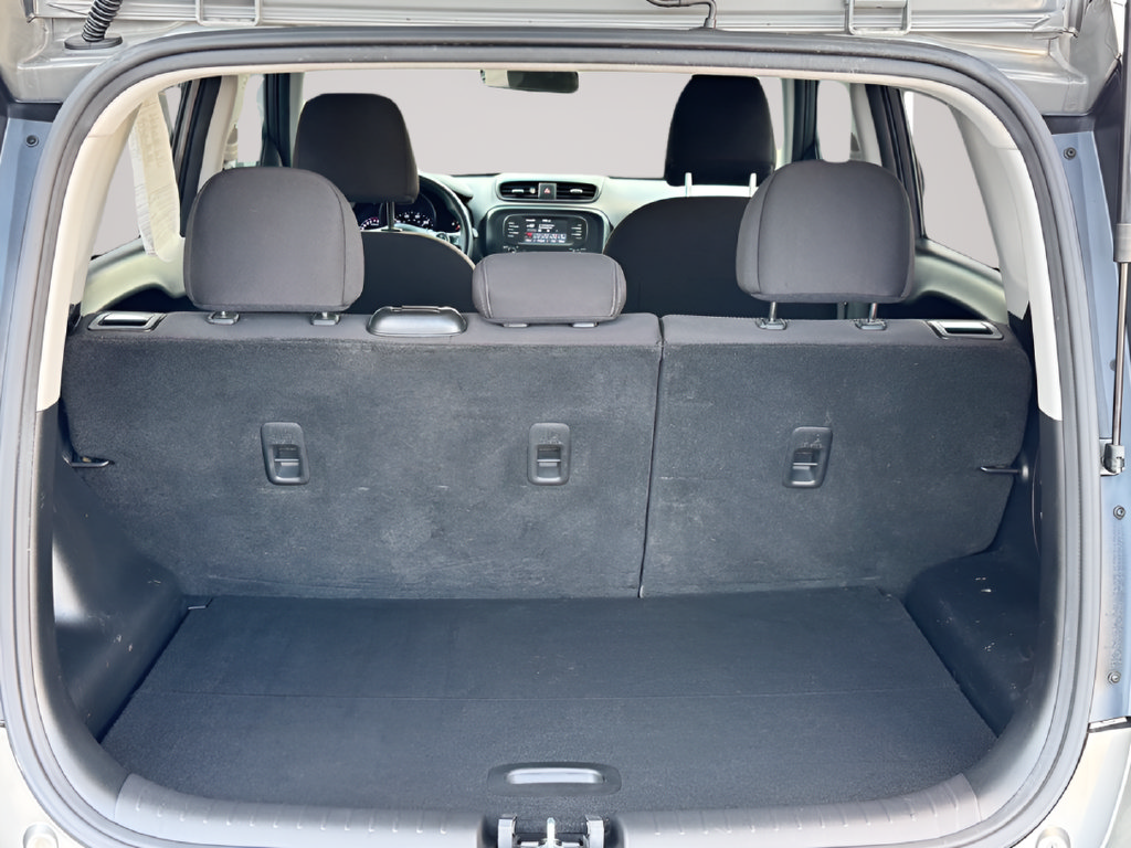 Used 2019 Kia Soul FWD image 33