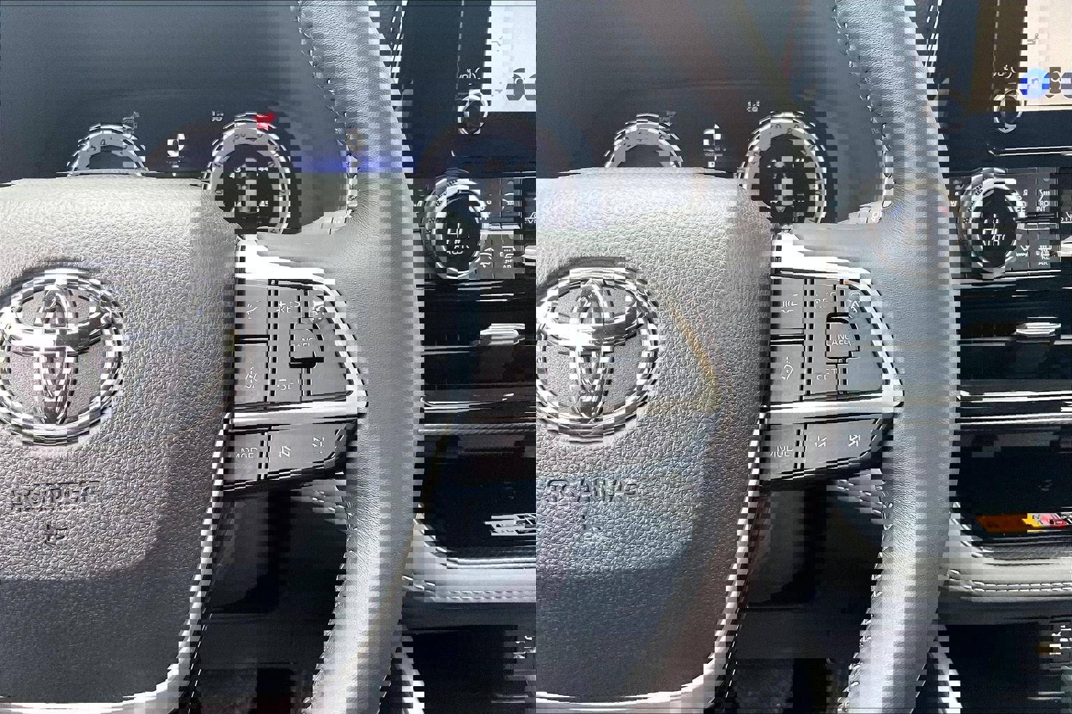 Used 2025 Toyota Highlander XSE image 24