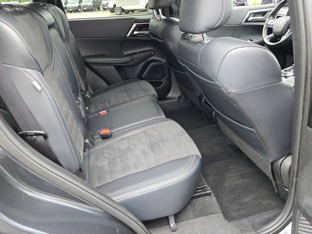 Used 2024 Mitsubishi Outlander SE AWD/4WD image 20