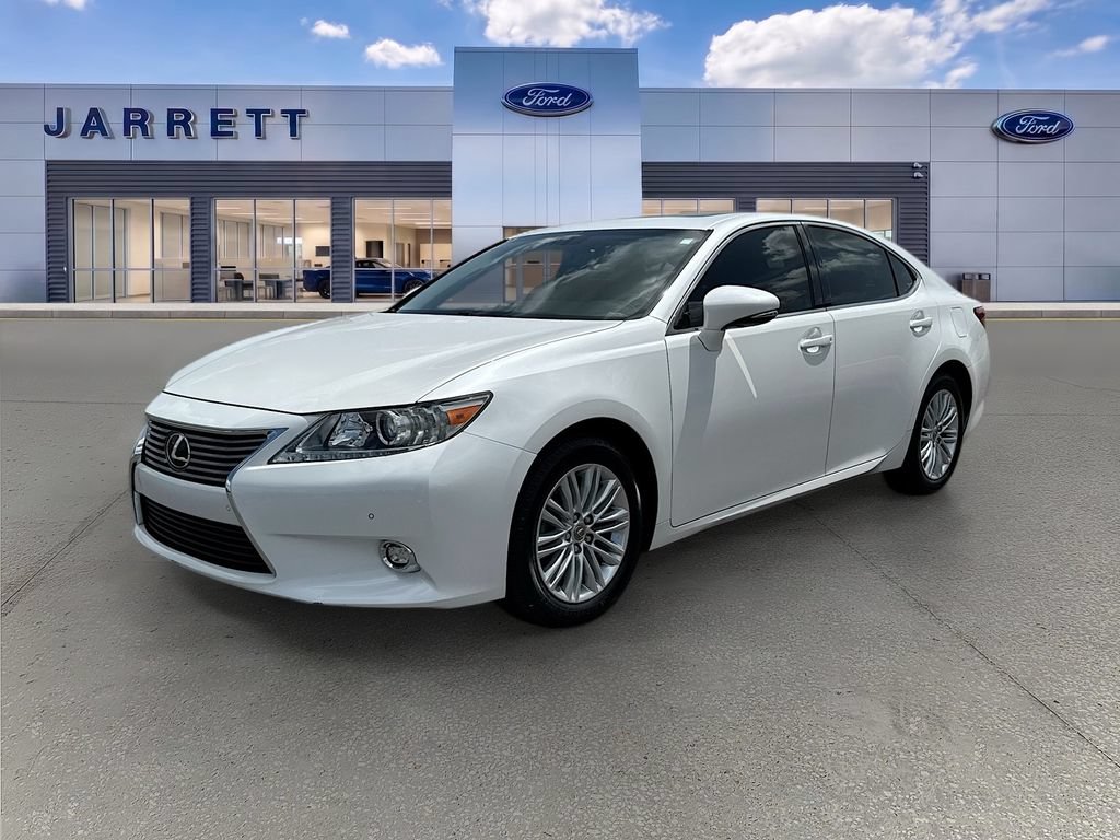 Used 2015 Lexus ES 350 w/ Luxury Package FWD image 3