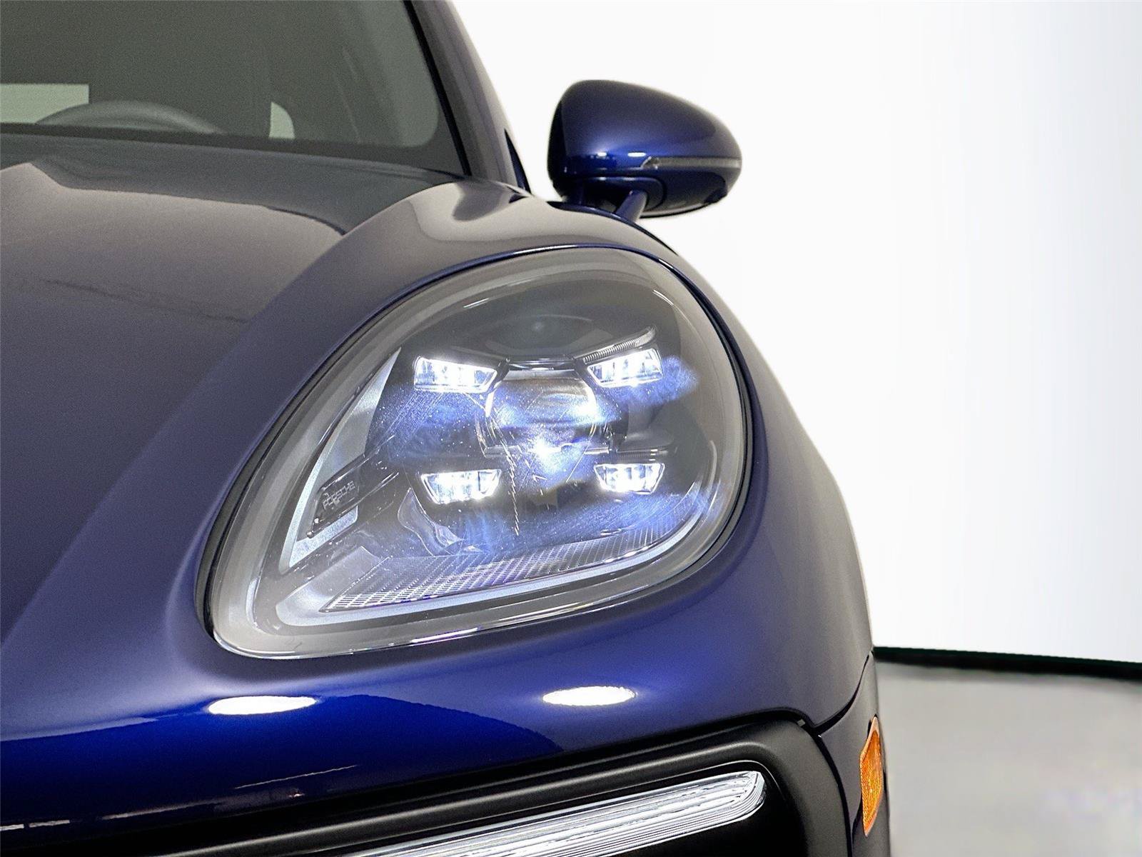 Certified 2026 Porsche Macan Turbo AWD/4WD image 15