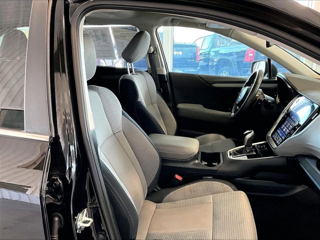 Used 2025 Subaru Outback Premium AWD/4WD image 11