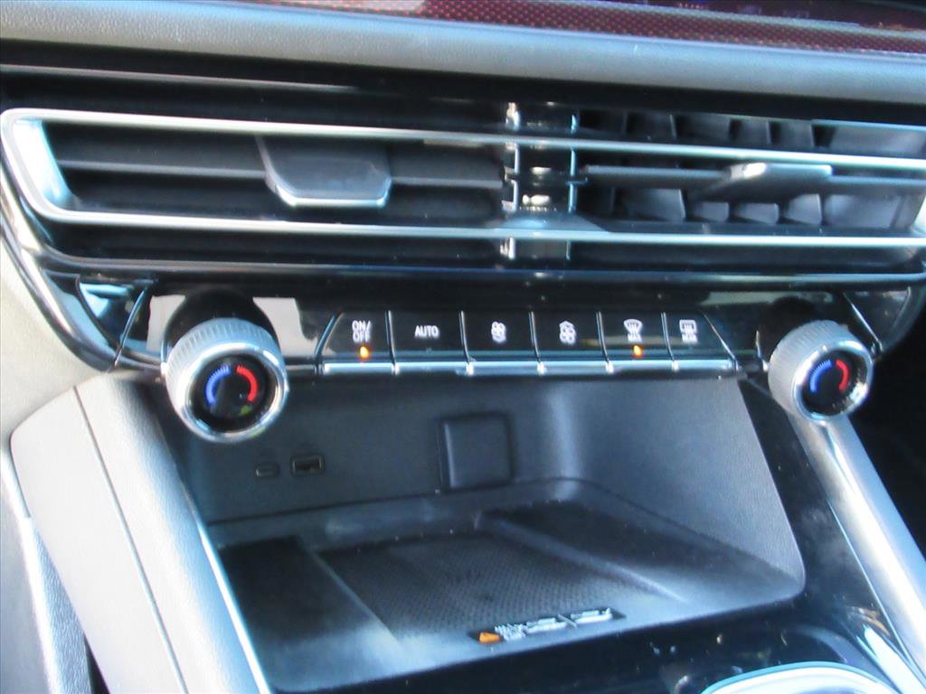 Used 2024 Chevrolet Traverse RS image 24