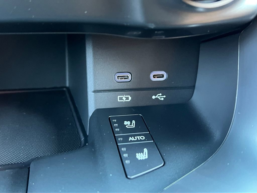 New 2025 Lexus LX 600 4WD w/ Luxury Package image 22