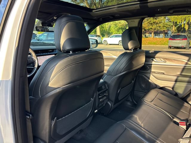 New 2027 Jeep Grand Cherokee Limited AWD/4WD image 9