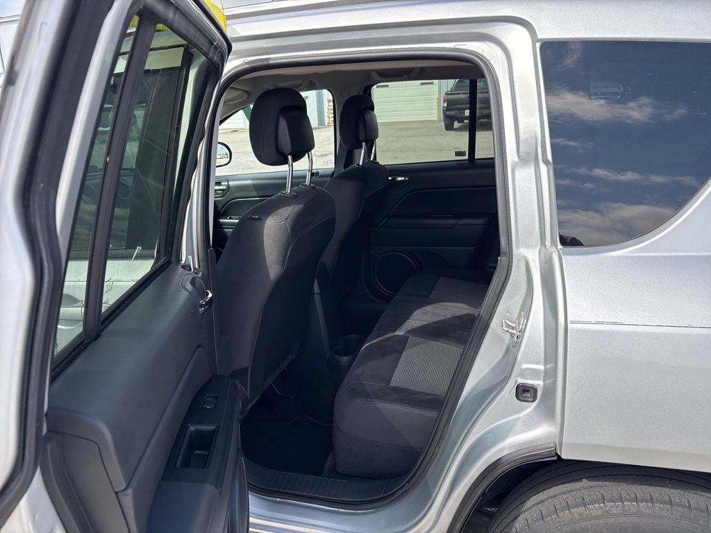 Used 2014 Jeep Compass Sport image 21