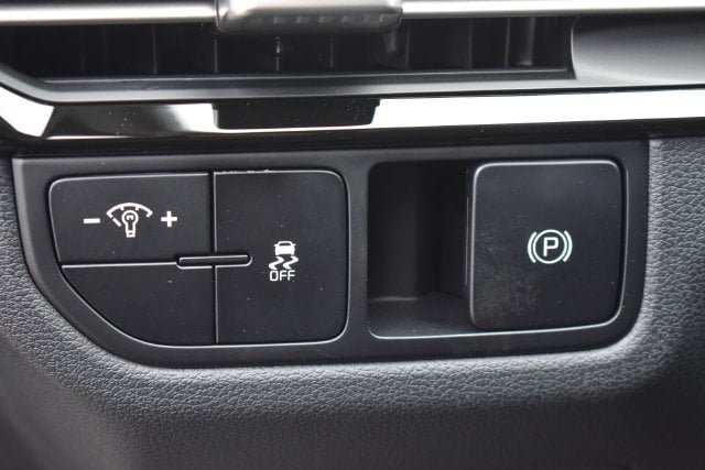 New 2026 Kia Sportage LX FWD image 21