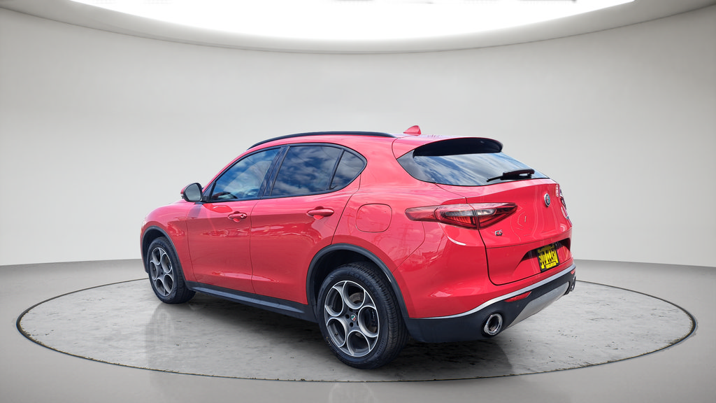 Used 2018 Alfa Romeo Stelvio Sport w/ Quick Order Package 22J Sport AWD/4WD image 5