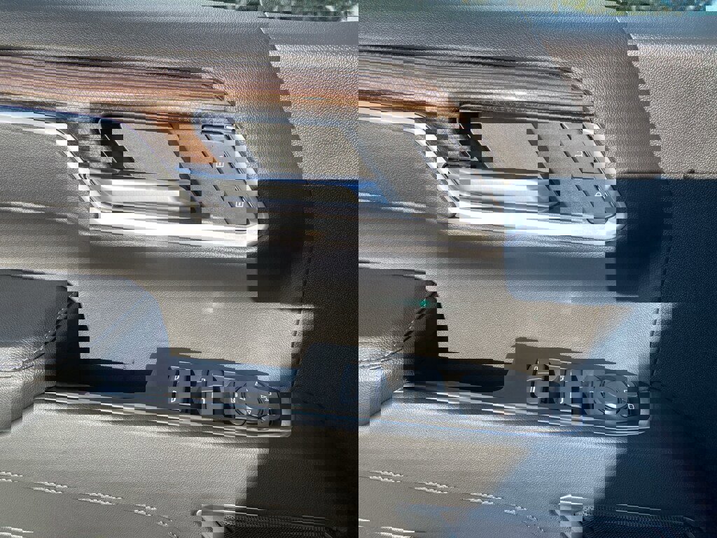 Used 2025 Chevrolet Silverado 1500 LT image 17