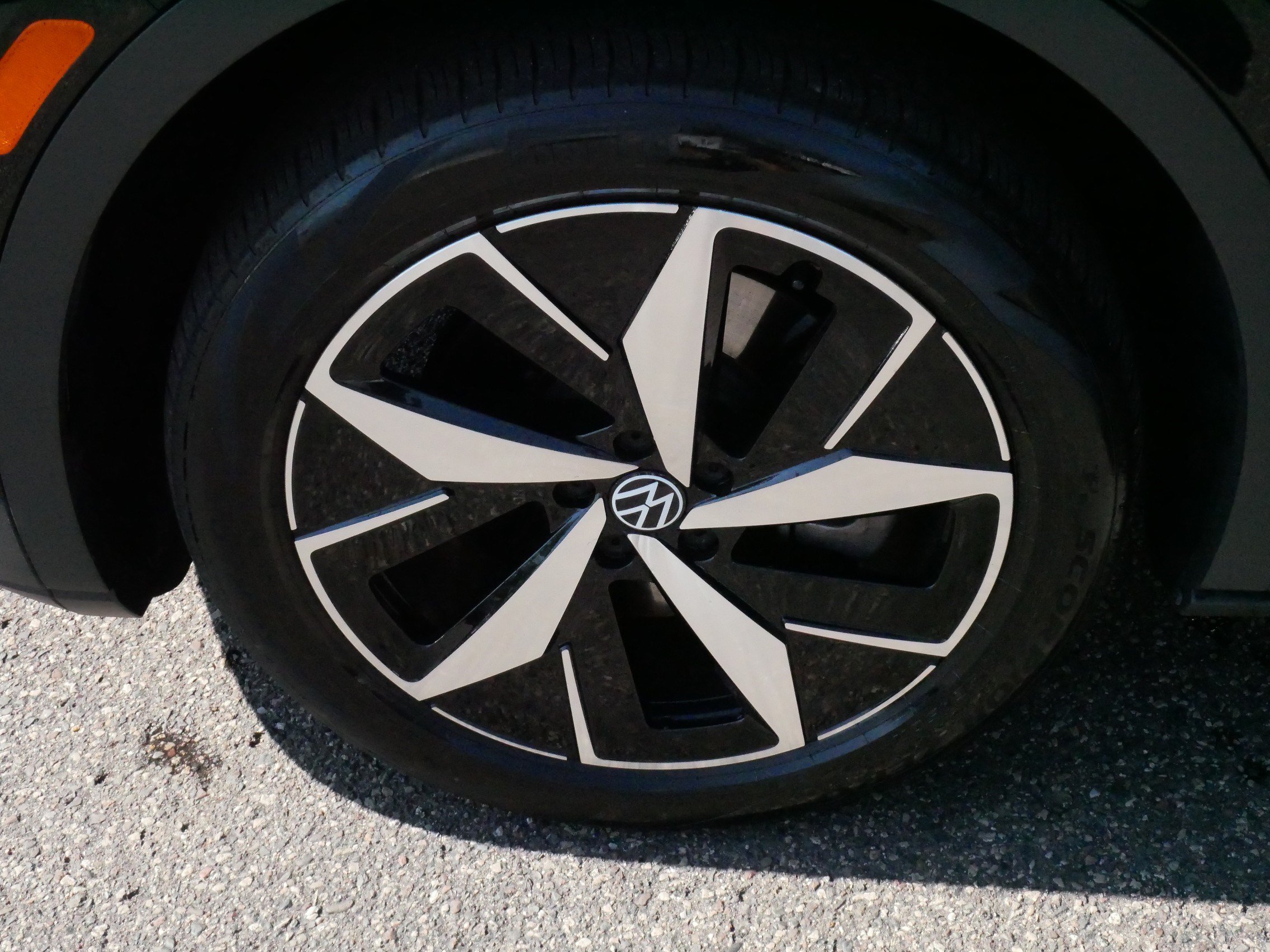 Used 2023 Volkswagen ID.4 Pro S AWD/4WD image 16