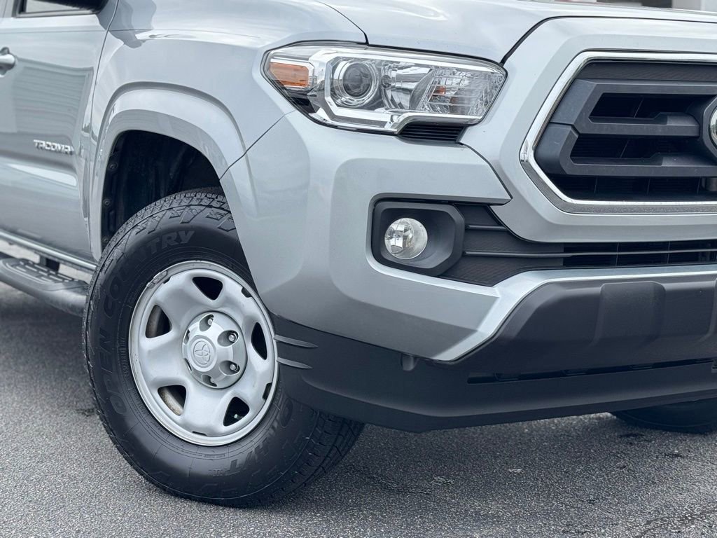 Used 2022 Toyota Tacoma SR5 RWD image 3