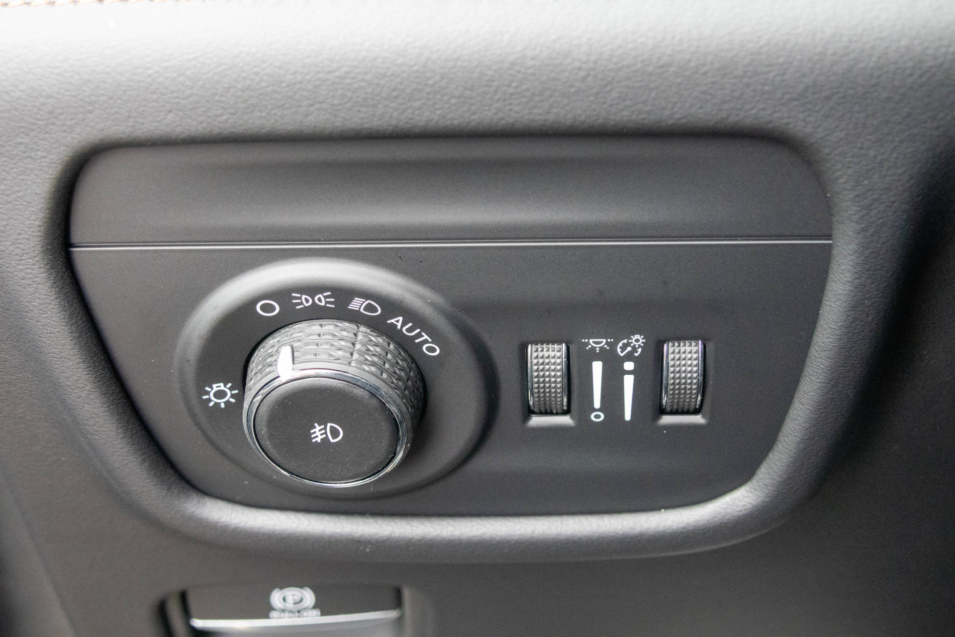 New 2027 Jeep Grand Cherokee Summit AWD/4WD image 32