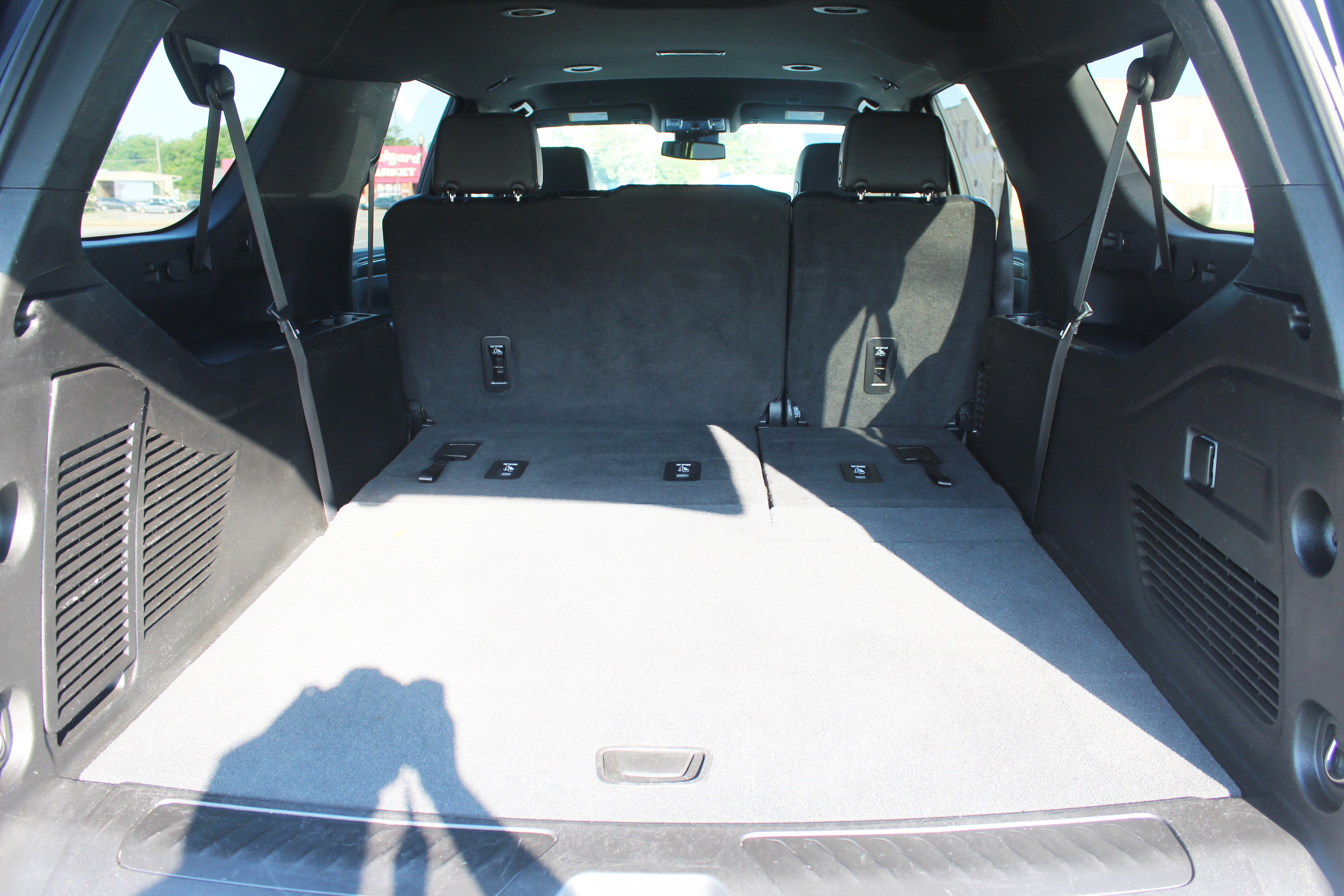 Used 2023 Chevrolet Suburban LT image 8