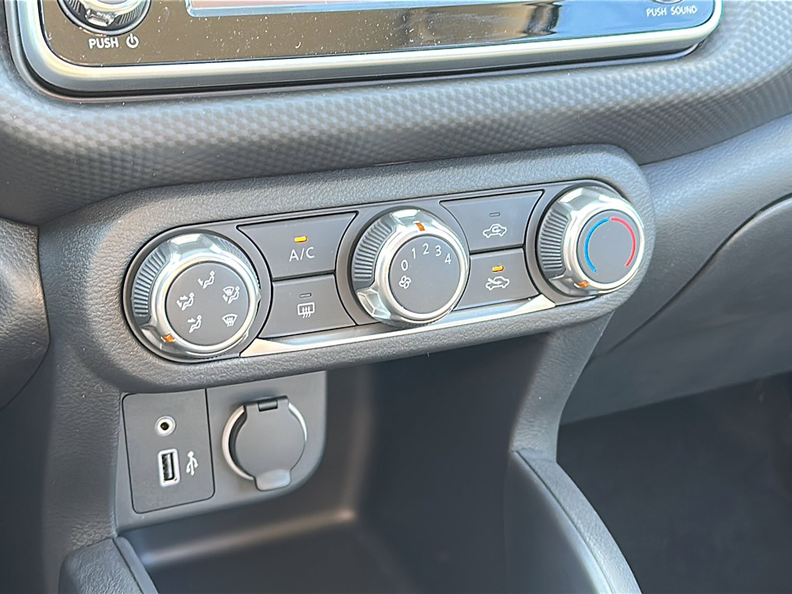 New 2025 Nissan Kicks Play S image 23